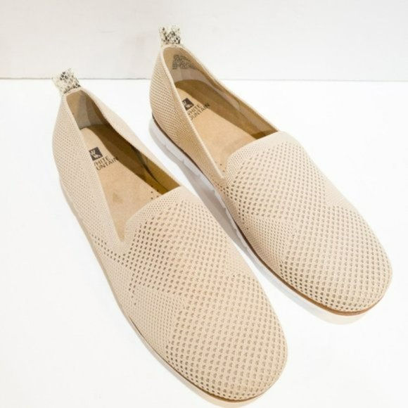 White Mountain Belief Slip-on Sneakers - Picture 7 of 8